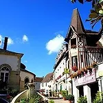 מלון Logis Et Restaurant Du Dauphin 3*