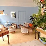 Logis Et Restaurant Du Dauphin