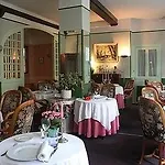 Logis Et Restaurant Du Dauphin Hotel 3*