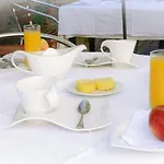 Logis Et Restaurant Du Dauphin Sées