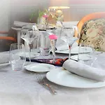 Logis Et Restaurant Du Dauphin Sées
