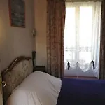 Logis Et Restaurant Du Dauphin מלון Sées
