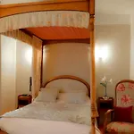 Logis Et Restaurant Du Dauphin מלון 3*
