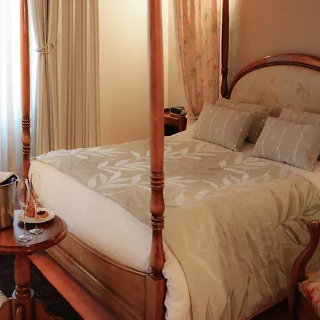 Logis Et Restaurant Du Dauphin 3* Sées