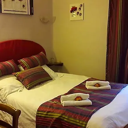 Logis Et Restaurant Du Dauphin 3*
