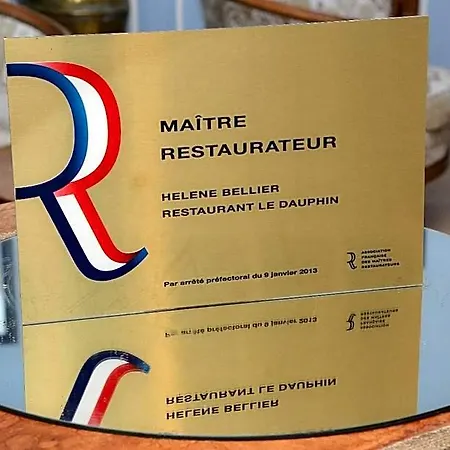Hotel Logis Et Restaurant Du Dauphin