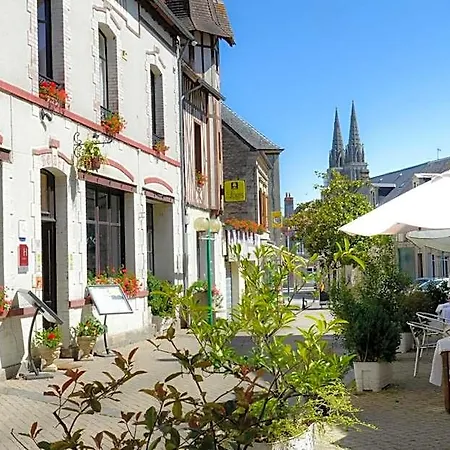 Hotel Logis Et Restaurant Du Dauphin