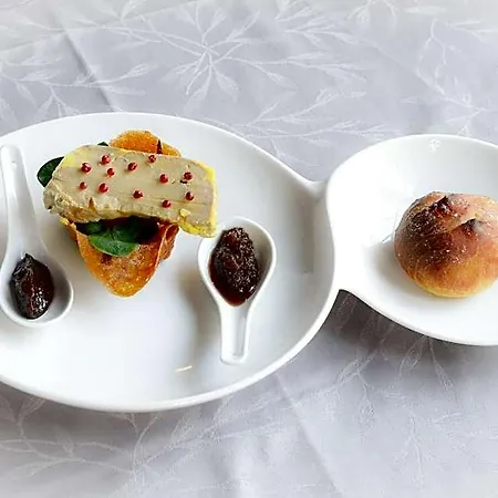 Logis Et Restaurant Du Dauphin Sées