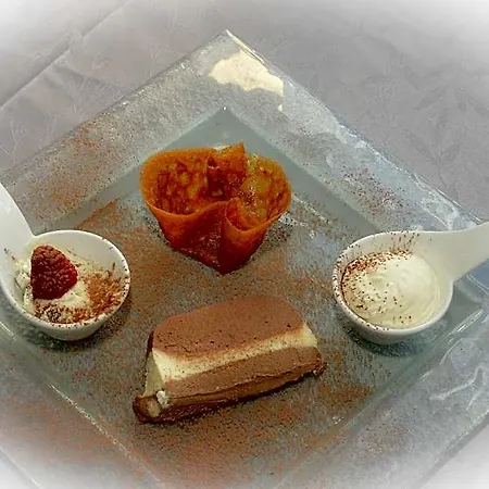 Logis Et Restaurant Du Dauphin Hotel