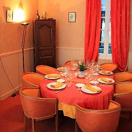 Hotel Logis Et Restaurant Du Dauphin Sées