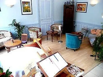 Logis Et Restaurant Du Dauphin 호텔 3*