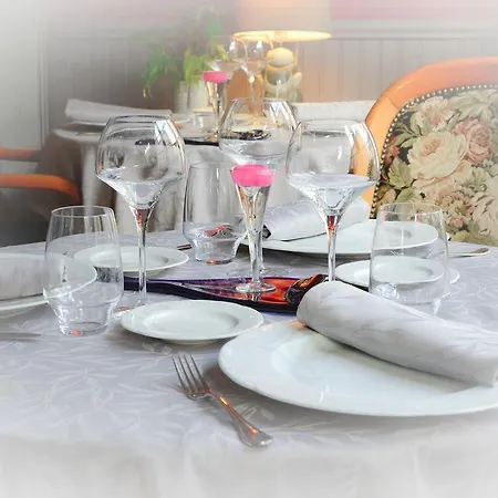 Logis Et Restaurant Du Dauphin Sées