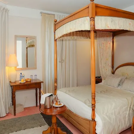 Logis Et Restaurant Du Dauphin Hotel 3*