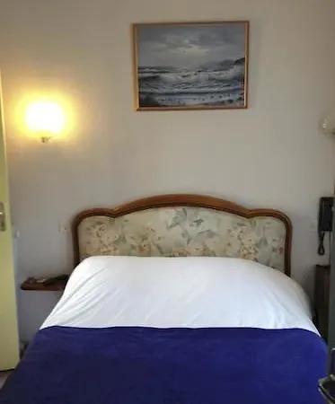 Logis Le Dauphin Hotel Sées