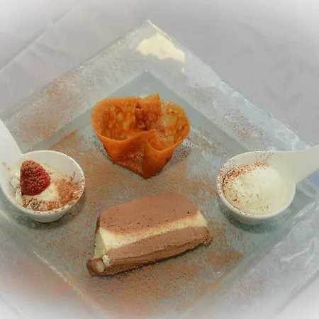 Logis Et Restaurant Du Dauphin