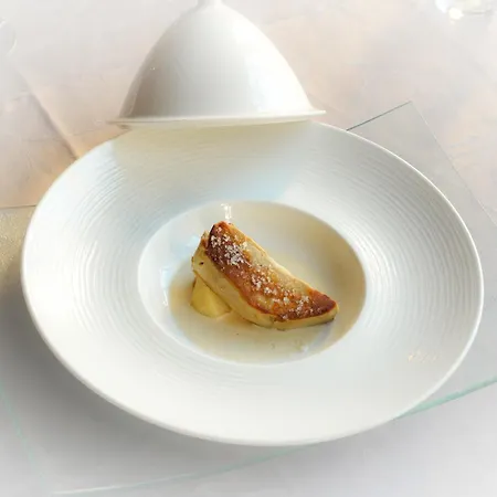 Logis Et Restaurant Du Dauphin 3* Sées