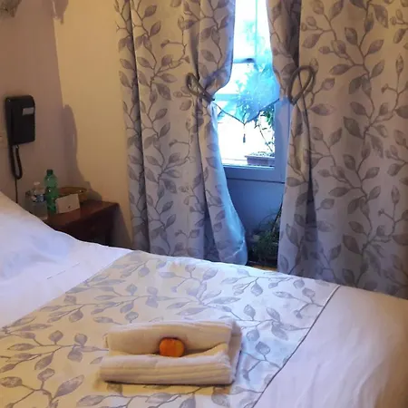 Logis Et Restaurant Du Dauphin 3* Sées