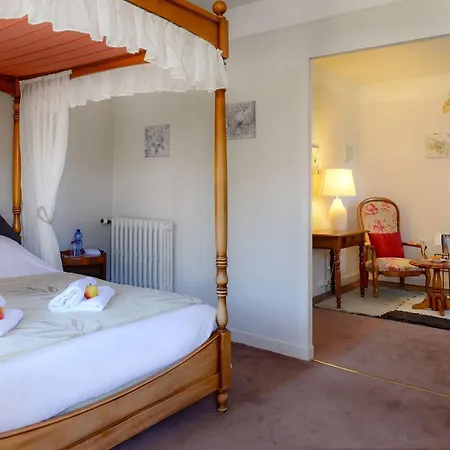 Hotel Logis Le Dauphin 3*