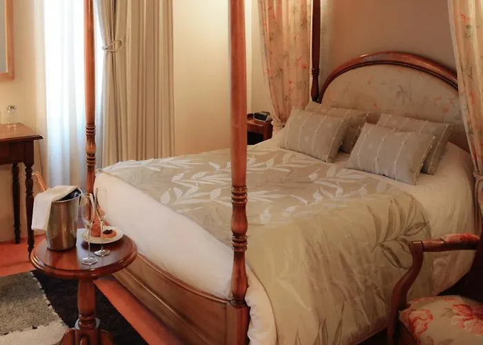 Logis Et Restaurant Du Dauphin 3* Sées