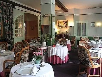Logis Et Restaurant Du Dauphin Otel 3*