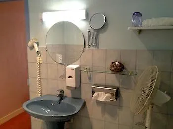 Otel Logis Et Restaurant Du Dauphin Sées