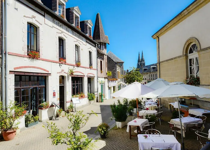 Logis Et Restaurant Du Dauphin