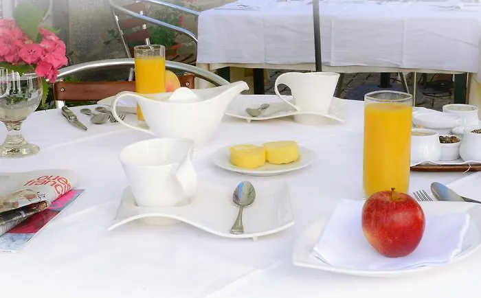 Logis Et Restaurant Du Dauphin Sées