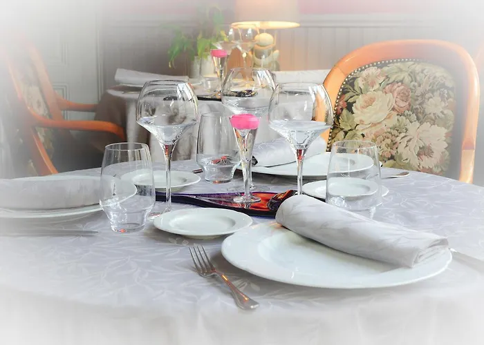 Logis Et Restaurant Du Dauphin Sées