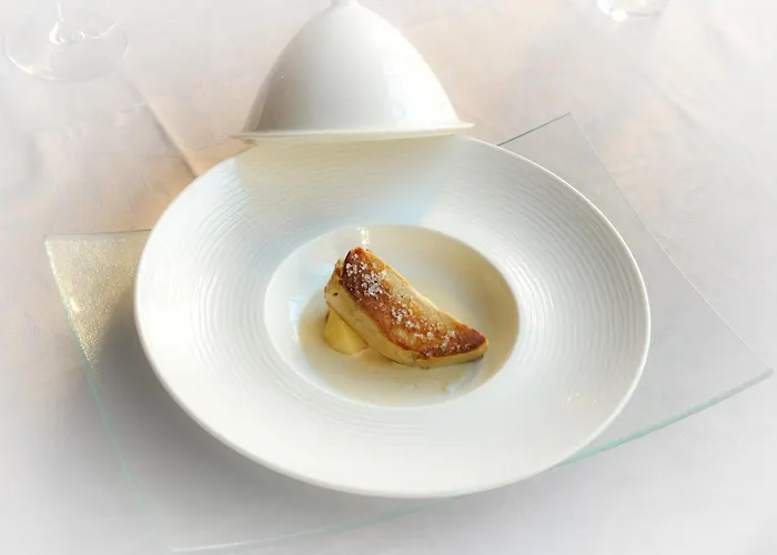 Logis Et Restaurant Du Dauphin 3* Sées