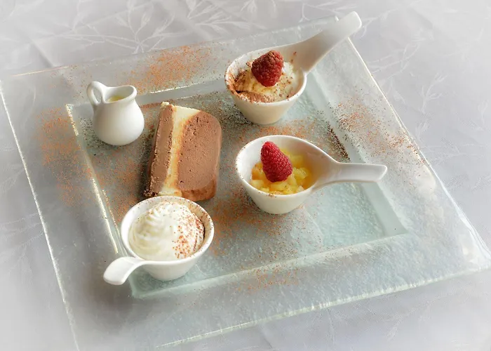 Logis Et Restaurant Du Dauphin Otel