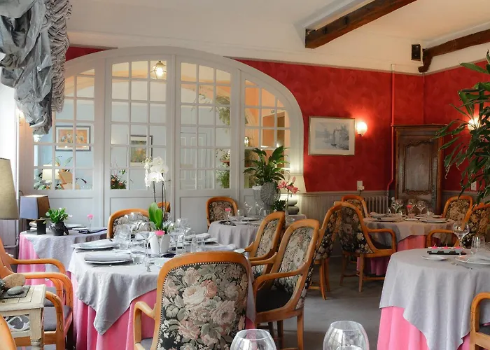 Otel Logis Et Restaurant Du Dauphin Sées