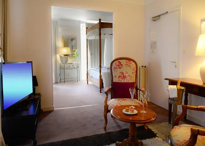 Logis Et Restaurant Du Dauphin Otel Sées