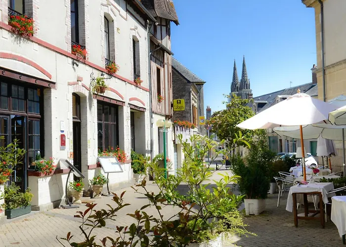 Logis Et Restaurant Du Dauphin